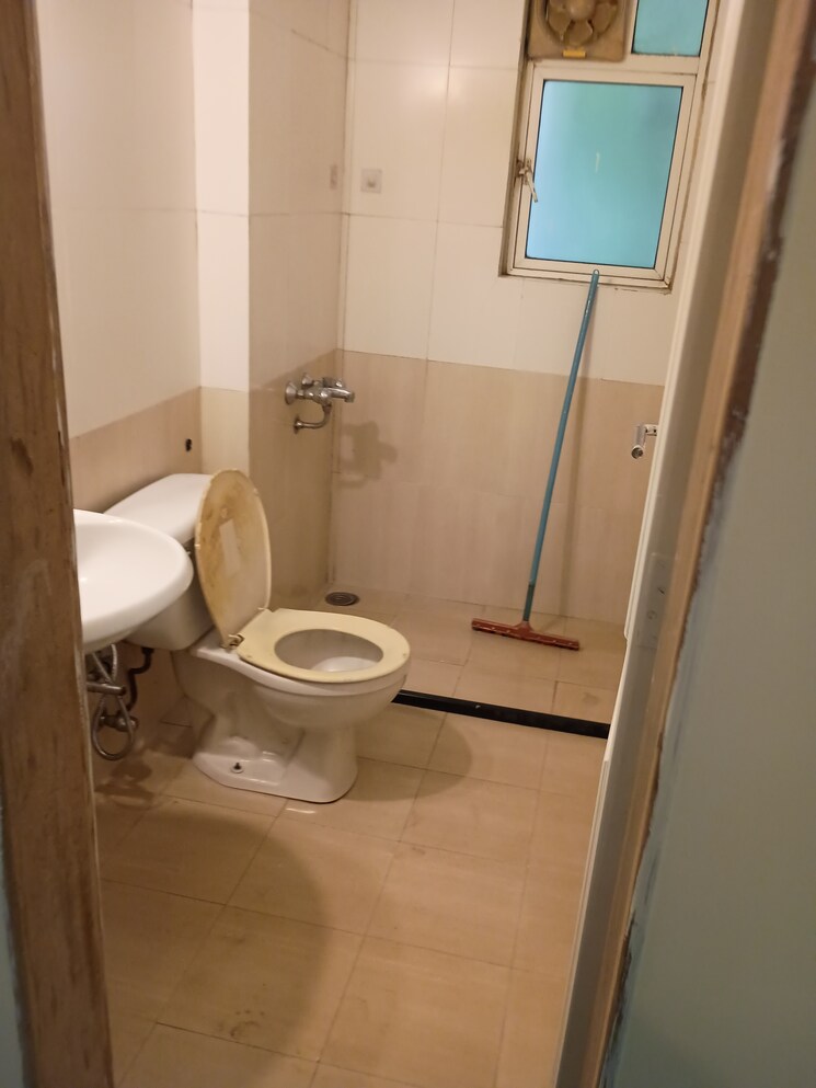 Bathroom, hiranandani-estate-crown 1 Bedroom 650 Sq.Ft. Apartment In Ghodbunder Road Thane 8716040