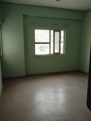 Room in 2 BHK Apartment at Gardenia Gateway, Sector 75 – for Rent