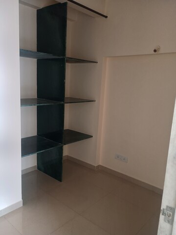 Furnished Amenities in 1 BHK Apartment at Hiranandani Lavinia, Ghodbunder Road – for Rent