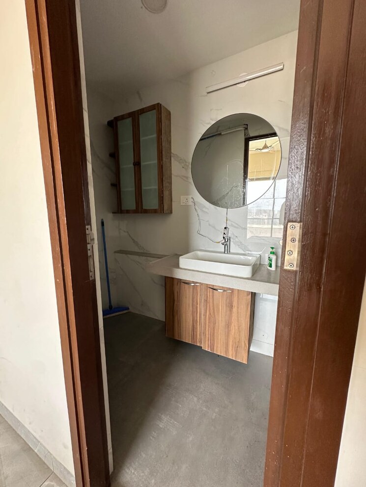Bathroom, hubtown-ruby 2 Bedroom 1307 Sq.Ft. Apartment In Andheri West Mumbai 8716053