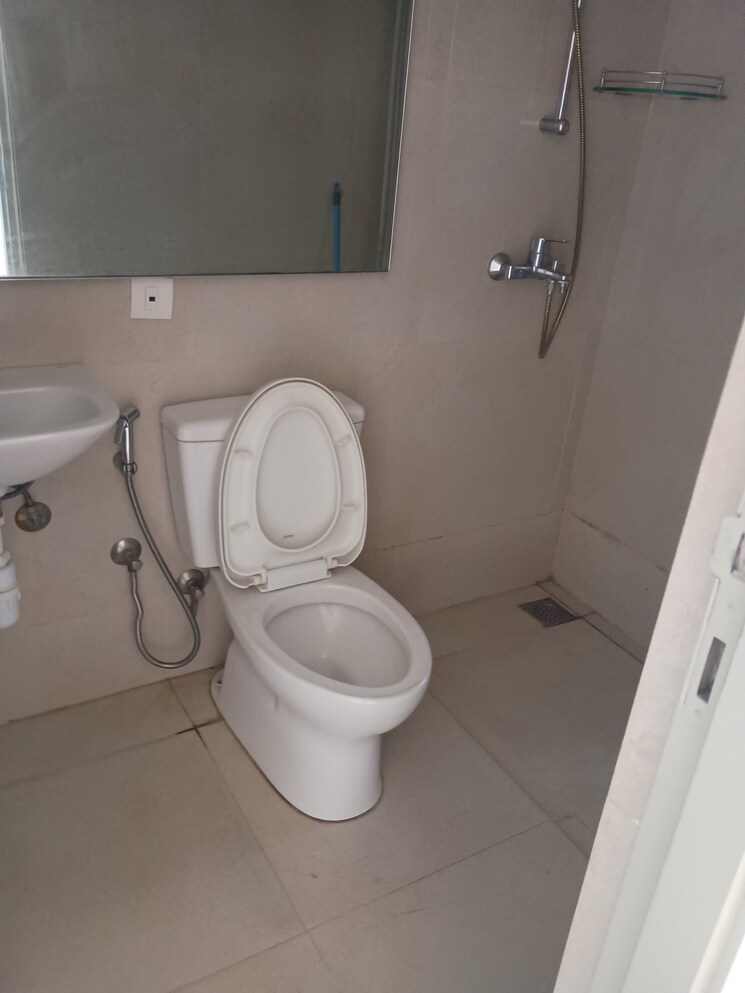 Bathroom, hiranandani-lavinia 1 Bedroom 630 Sq.Ft. Apartment In Ghodbunder Road Thane 8716054