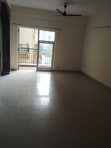 Room in 3 BHK Apartment at Aims Golf City, Sector 75 – for Rent