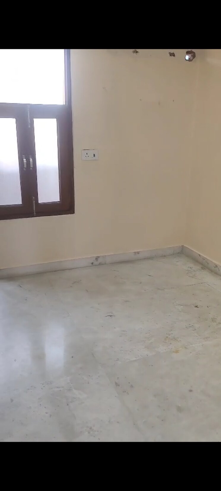 Room, shiv nagar 1.5 Bedroom 450 Sq.Ft. Builder Floor In Shiv Nagar Delhi 8716076