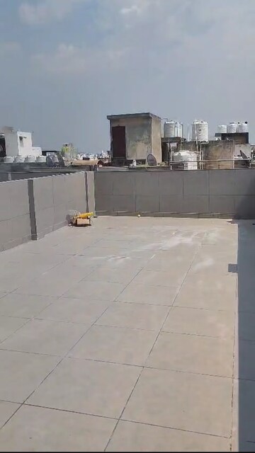 Terrace in 1.5 BHK Builder Floor at Shiv Nagar – for Rent