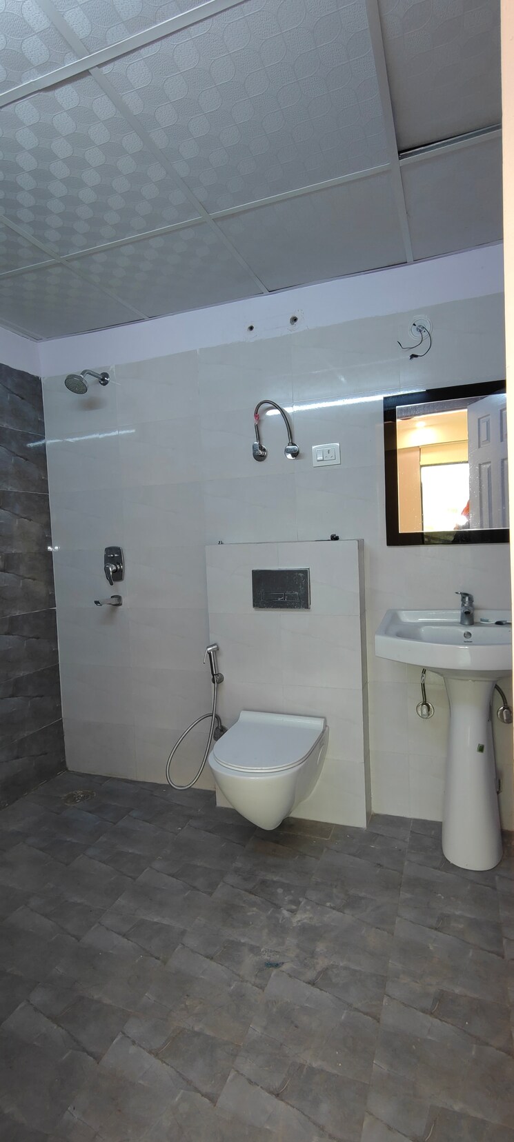 Bathroom, ramprastha greens 3 Bedroom 1990 Sq.Ft. Apartment In Ramprastha Greens Ghaziabad 8716088