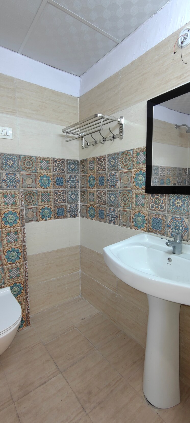 Bathroom, ramprastha greens 3 Bedroom 1990 Sq.Ft. Apartment In Ramprastha Greens Ghaziabad 8716088