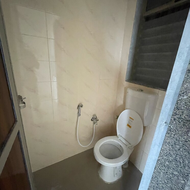 Bathroom, goregaon east 1 Bedroom 310 Sq.Ft. Apartment In Goregaon East Mumbai 8716103