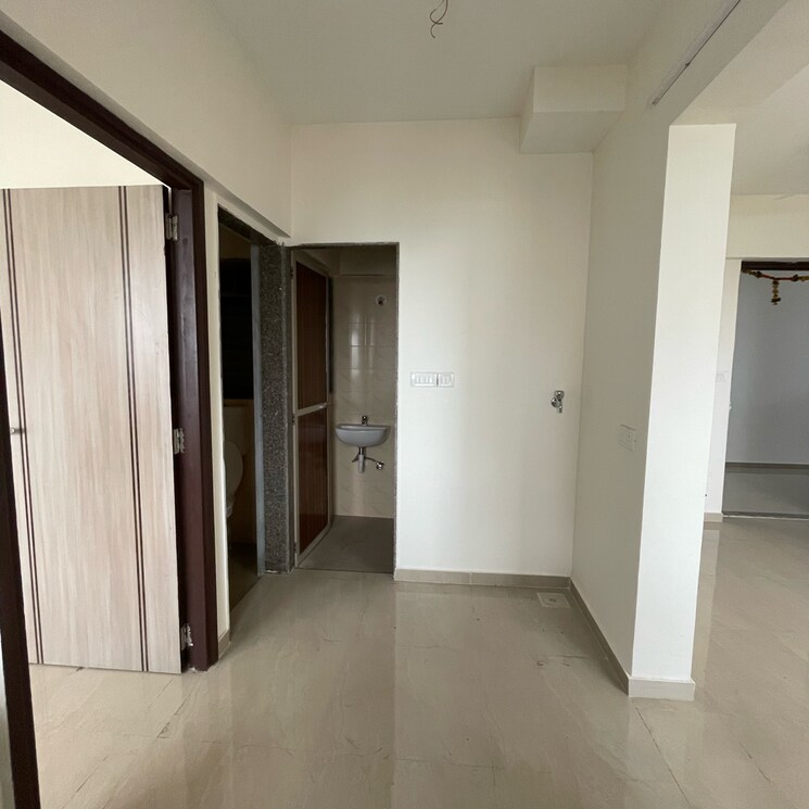 Room, goregaon east 1 Bedroom 310 Sq.Ft. Apartment In Goregaon East Mumbai 8716103