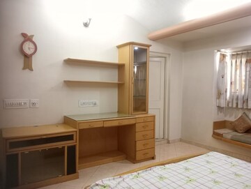Room in 4 BHK Villa at Thaltej – for Rent