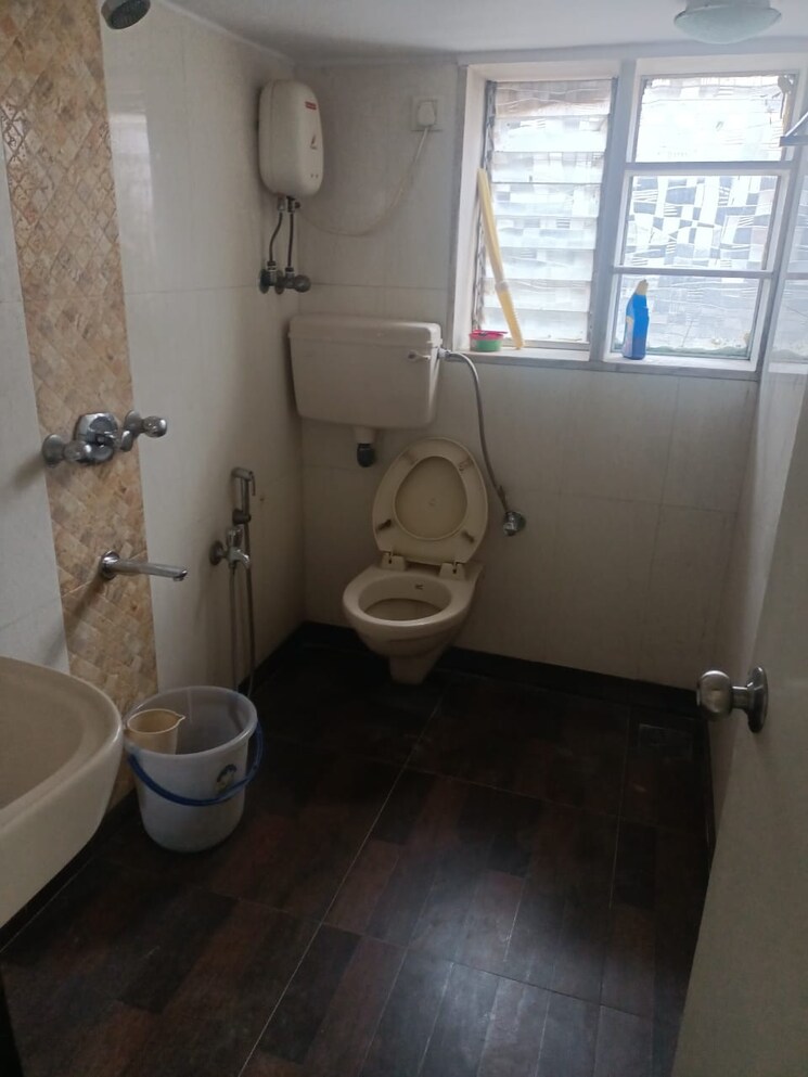 Bathroom, surana-wadala 2 Bedroom 1000 Sq.Ft. Apartment In Wadala Mumbai 8716109