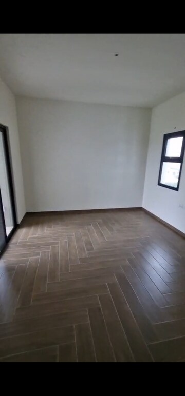 Room in 3 BHK Apartment at Sobha City Gurgaon, Sector 108 – for Rent