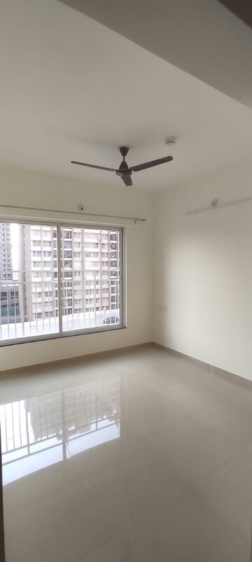 Room in 2.5 BHK Apartment at Kolte Patil Life Republic, Hinjewadi – for Rent