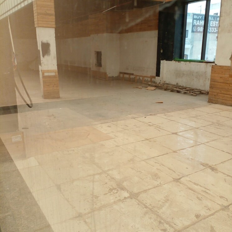 Room, golf course extension Commercial Shop 1012 Sq.Ft. In Golf Course Extension Gurgaon 8716077