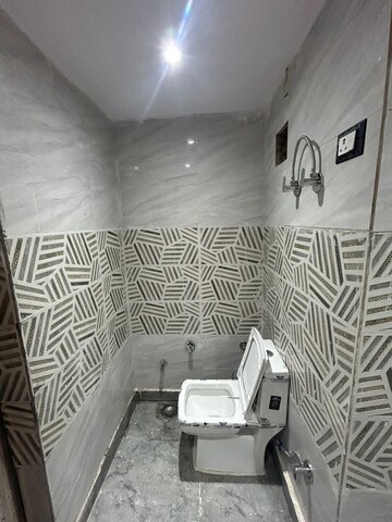 Bathroom in 1 RK Builder Floor at Pitampura – for Rent