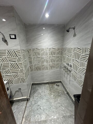Bathroom in 1 RK Builder Floor at Pitampura – for Rent