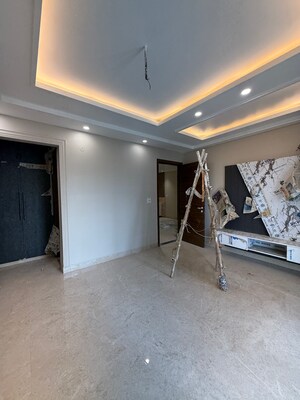 Room in 4 BHK Builder Floor at Sector 85 – for Sale