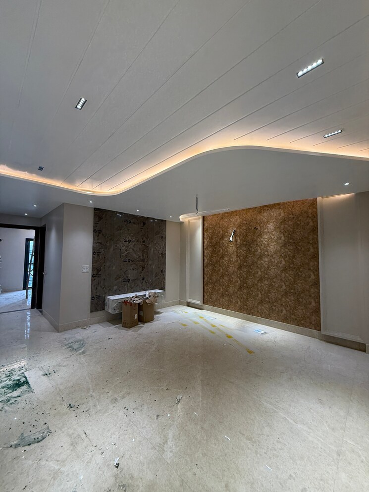 Living Room, sector 85 4 Bedroom 350 Sq.Yd. Builder Floor In Sector 85 Faridabad 8716186