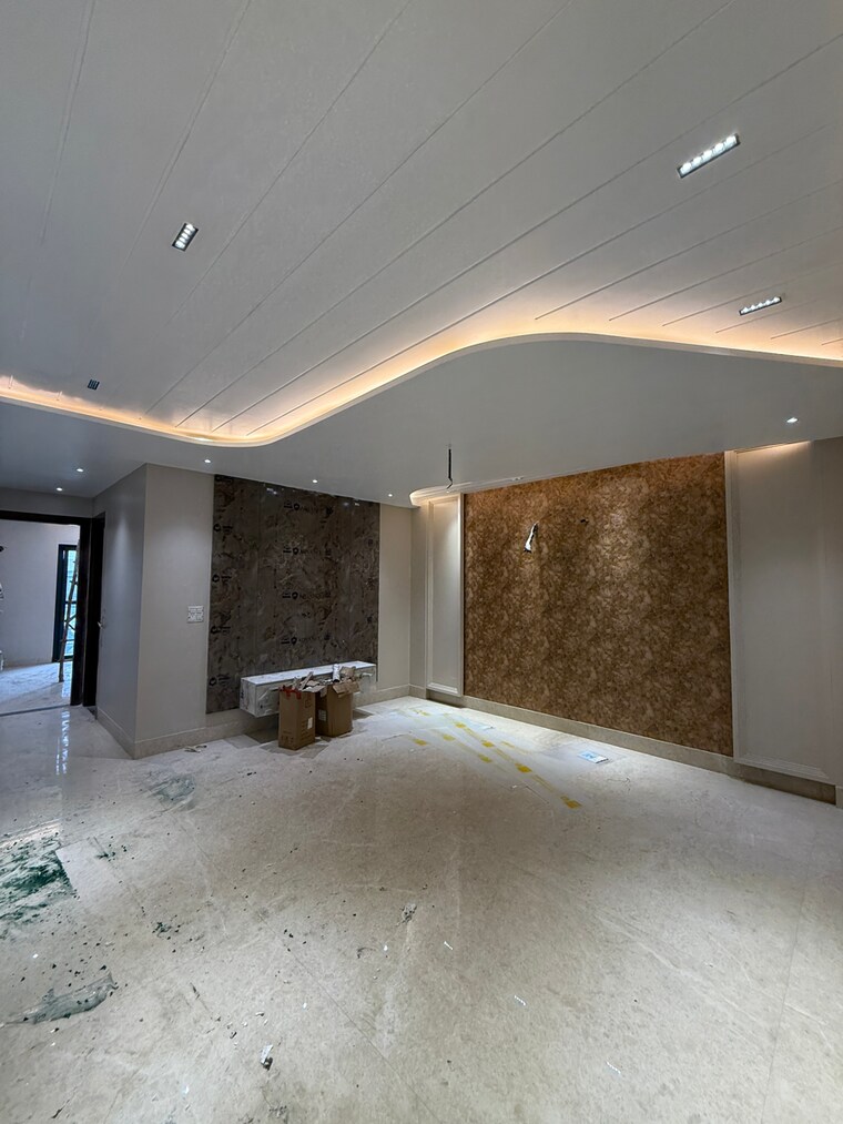 Living Room, sector 85 4 Bedroom 350 Sq.Yd. Builder Floor In Sector 85 Faridabad 8716186