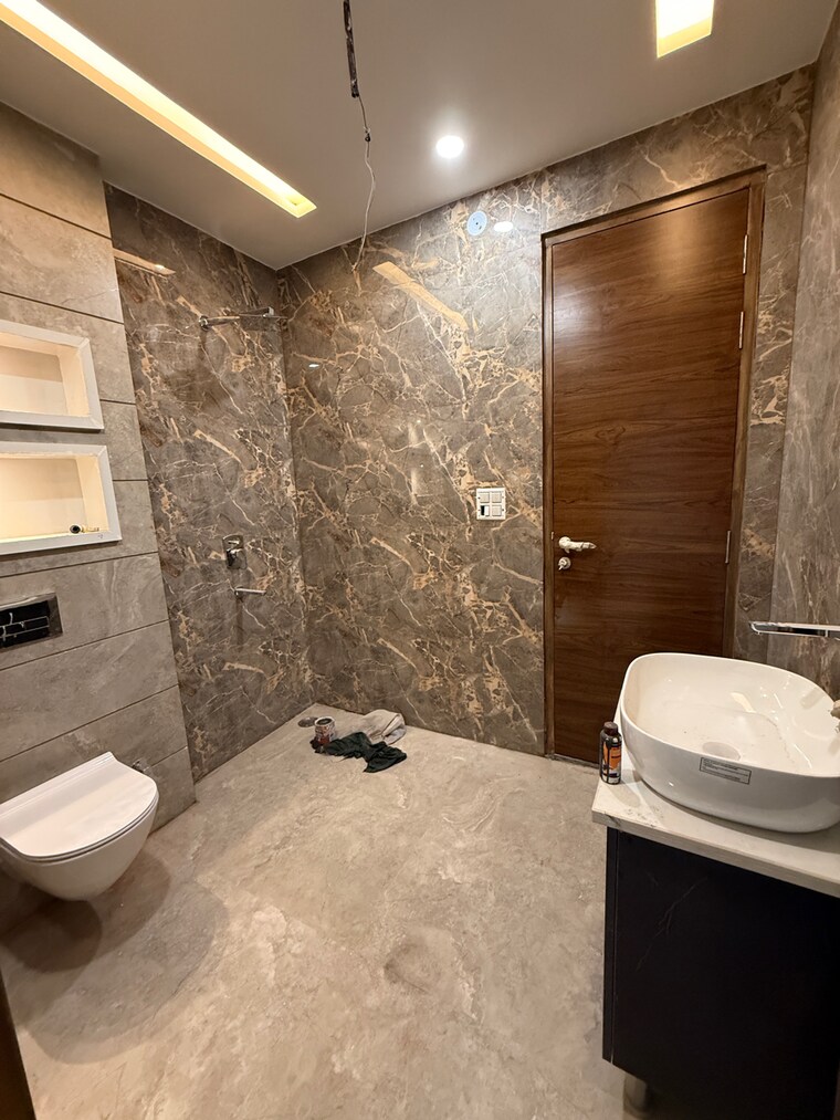 Bathroom, sector 85 4 Bedroom 350 Sq.Yd. Builder Floor In Sector 85 Faridabad 8716186