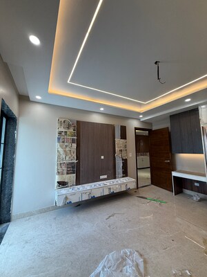 Room in 4 BHK Builder Floor at Sector 85 – for Sale