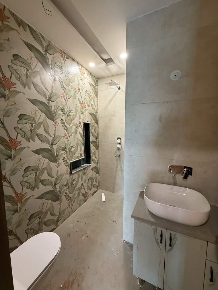 Bathroom, sector 85 4 Bedroom 350 Sq.Yd. Builder Floor In Sector 85 Faridabad 8716186