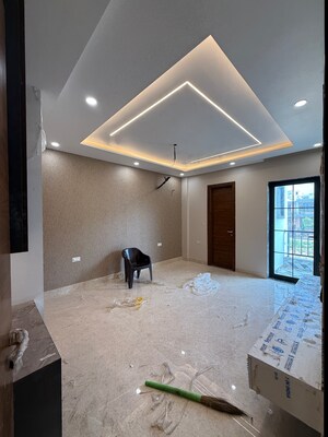 Room in 4 BHK Builder Floor at Sector 85 – for Sale