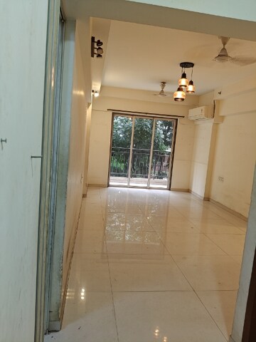 Room in 3 BHK Apartment at Godrej Prime, Chembur – for Rent