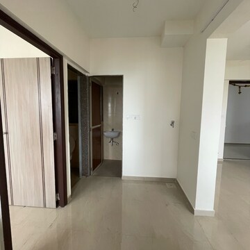 Room in 1 BHK Apartment at Goregaon East – for Rent