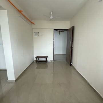 Room in 1 BHK Apartment at Goregaon East – for Rent