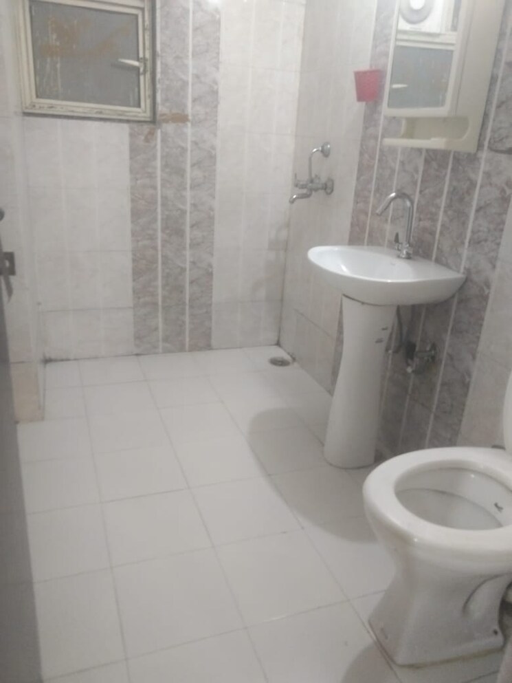 Bathroom, gardenia-gateway 3 Bedroom 1700 Sq.Ft. Apartment In Sector 75 Noida 8716213