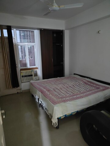 Bedroom in 2 BHK Apartment at Supertech Cape Town, Sector 74 – for Rent
