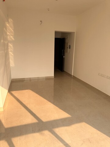 Room in 3 BHK Apartment at Piramal Revanta Tower 3 and 4, Mulund West – for Rent