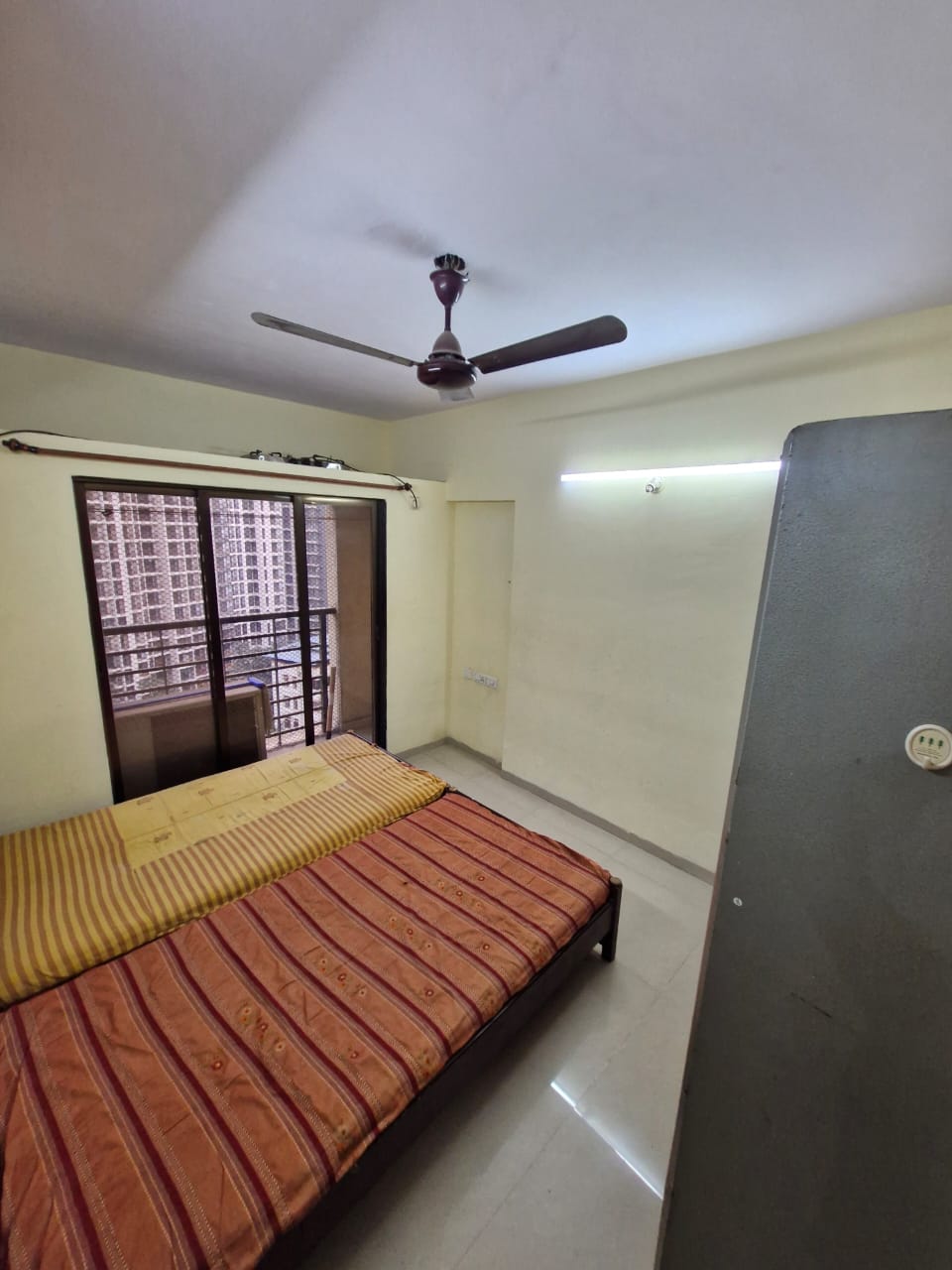 2 BHK + Study Room 1000 Sq.Ft. Apartment in Crystal Garden Estate CHS