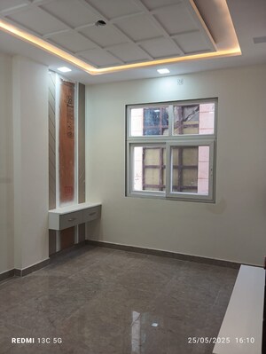 Room in 3 BHK Builder Floor at Rohini Sector 25 – for Sale