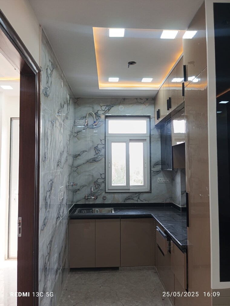 Kitchen, rohini sector 25 3 Bedroom 950 Sq.Ft. Builder Floor In Rohini Sector 25 Delhi 8716304