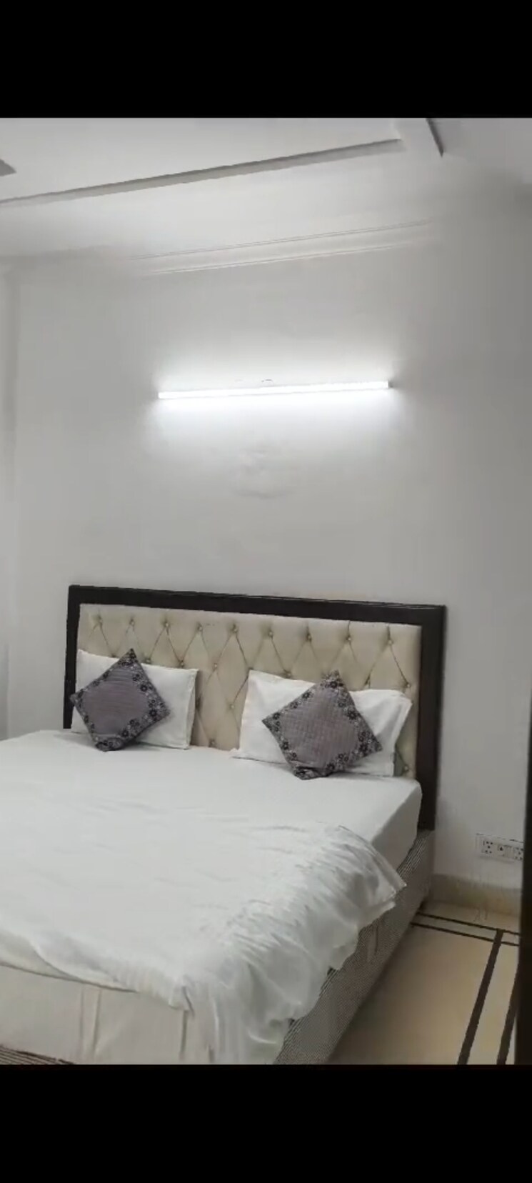 Room, greater kailash part 3 3 Bedroom 217 Sq.Yd. Builder Floor In Greater Kailash Part 3 Delhi 8716322