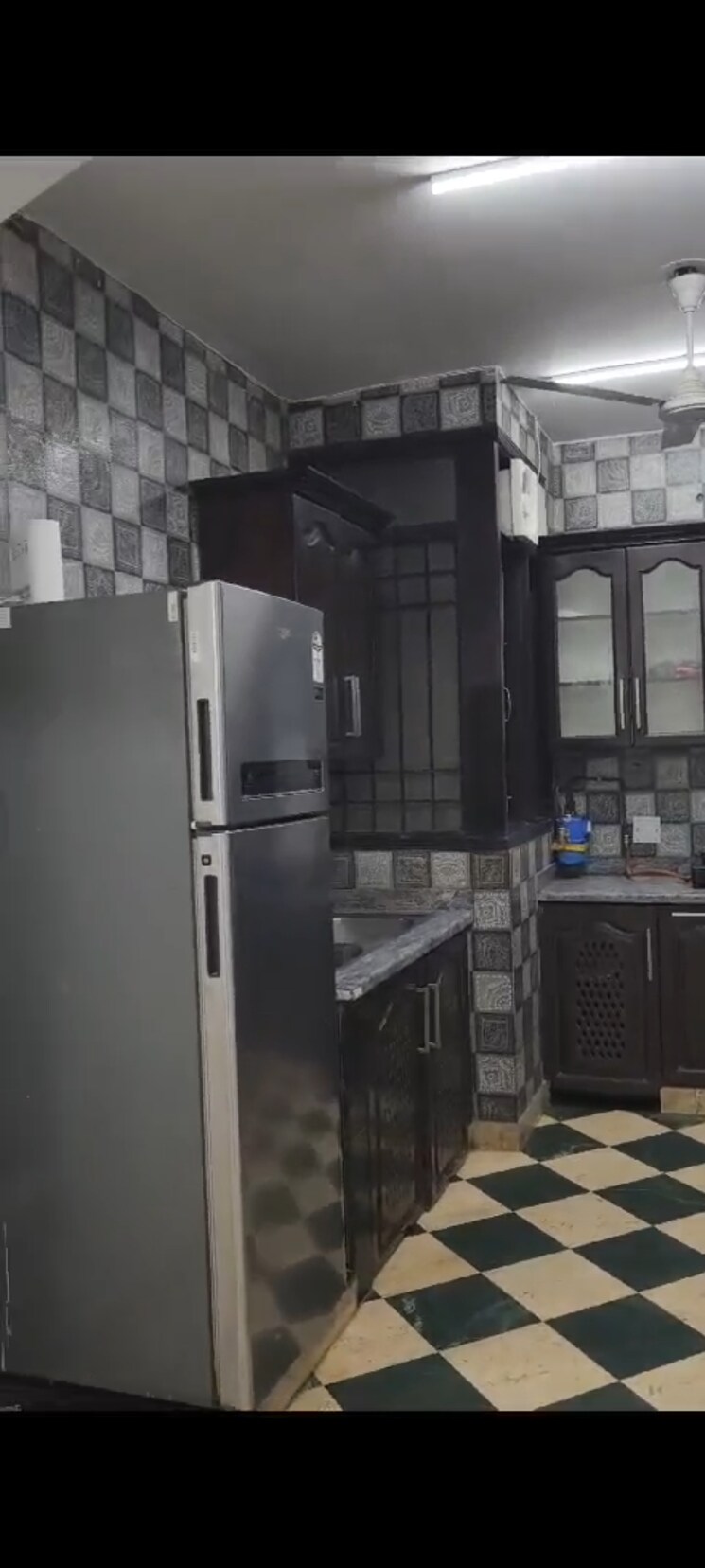 Kitchen, greater kailash part 3 3 Bedroom 217 Sq.Yd. Builder Floor In Greater Kailash Part 3 Delhi 8716322