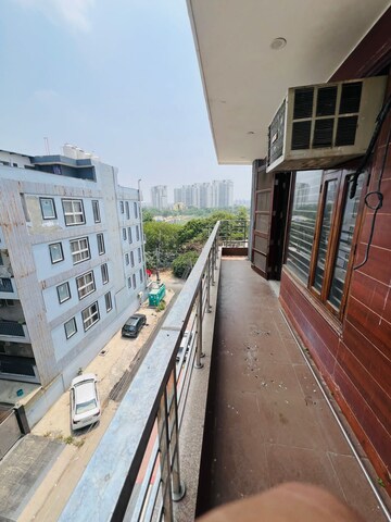 Balcony in 3 BHK Builder Floor at RWA Residential Society Sector 46, Sector 46 – for Rent