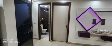 Building Lobby in 3 BHK Builder Floor at Sector 26 – for Rent