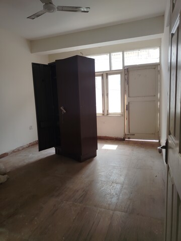 Room in 3 BHK Builder Floor at TDI The Retreat, Sector 89 – for Rent