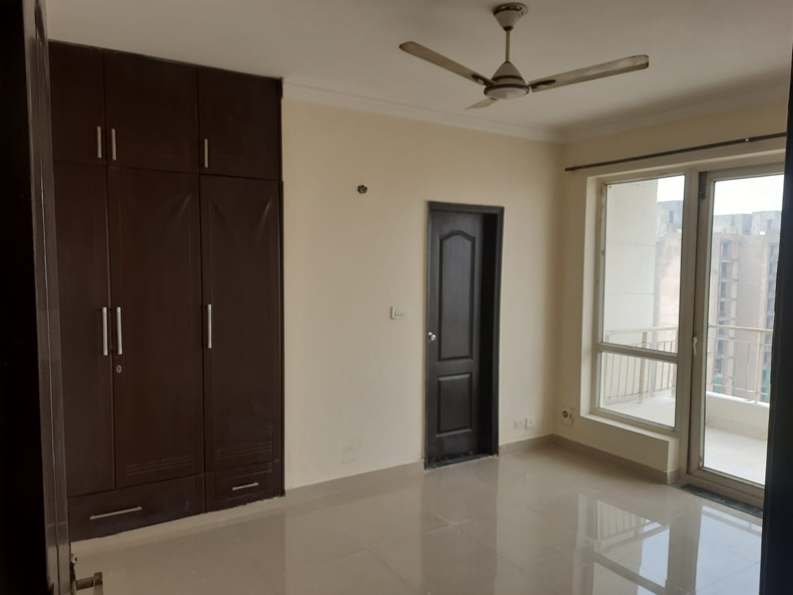3 BHK + Servant Room 1875 Sq.Ft. Apartment in JMD Gardens