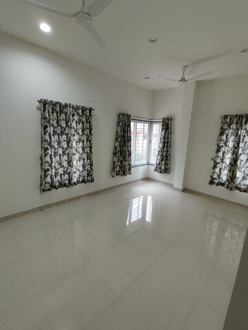 Room in 2 BHK Apartment at Surana Park Marina, Baner – for Rent