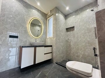 Bathroom in 3 BHK Builder Floor at RWA Residential Society Sector 46, Sector 46 – for Rent