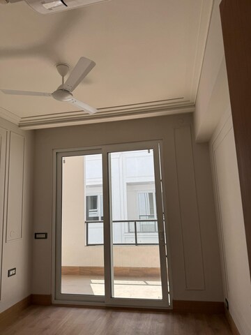 Building Lobby in 3 BHK Builder Floor at RWA Residential Society Sector 46, Sector 46 – for Rent