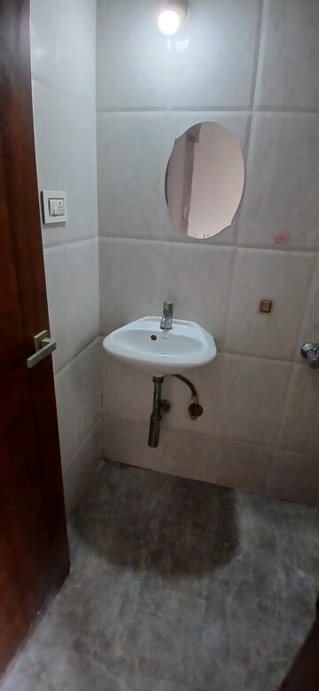 Bathroom in 2 BHK Apartment at Rt Nagar – for Rent