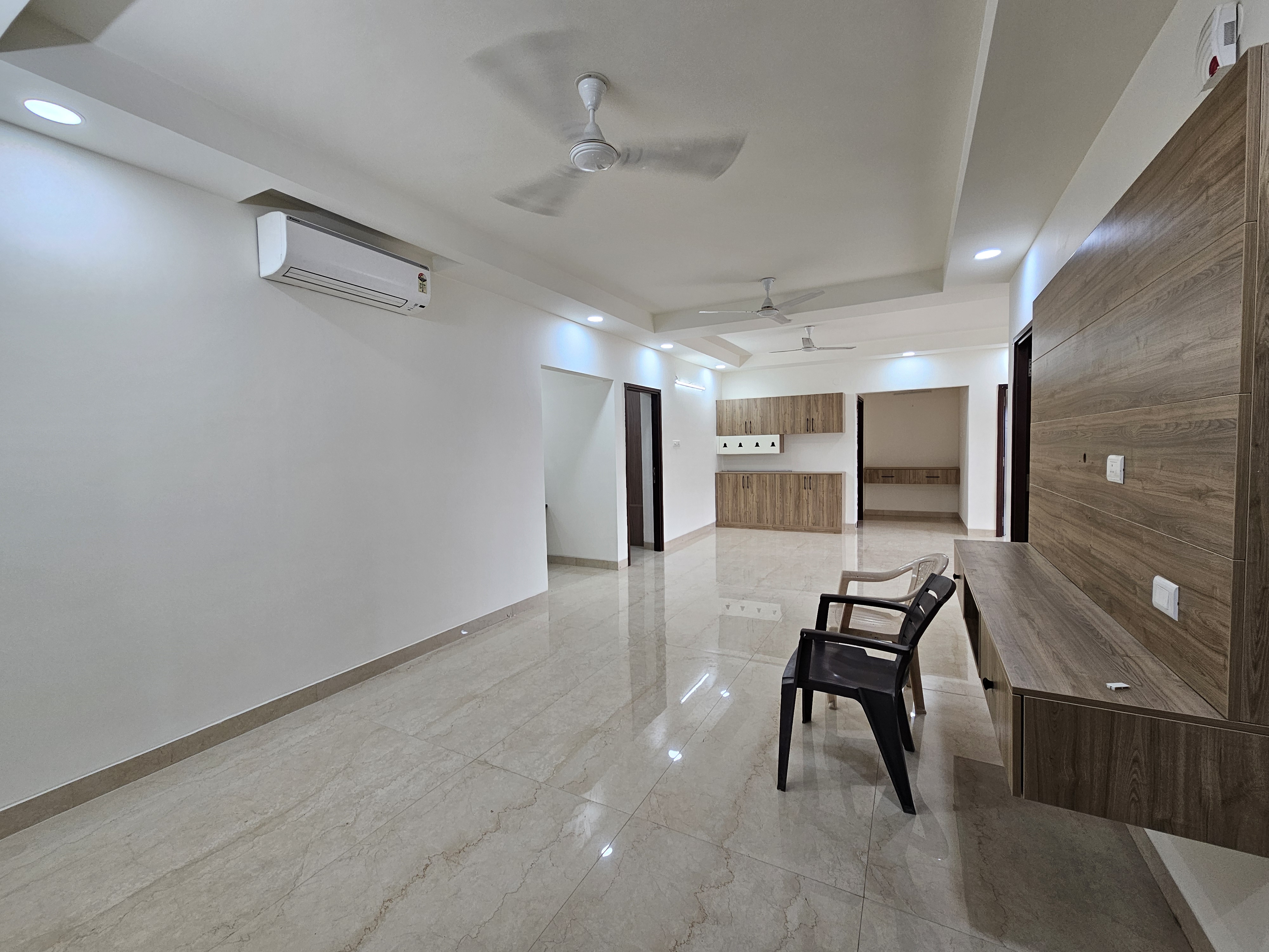 4 BHK + Pooja Room Apartment For Rent in Niharika Skyline