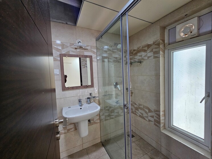 Bathroom, niharika-skyline 4 Bedroom 2580 Sq.Ft. Apartment In Khajaguda Hyderabad 8716347