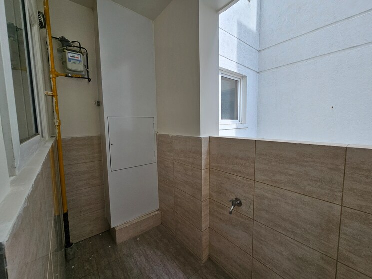 Bathroom, niharika-skyline 4 Bedroom 2580 Sq.Ft. Apartment In Khajaguda Hyderabad 8716347