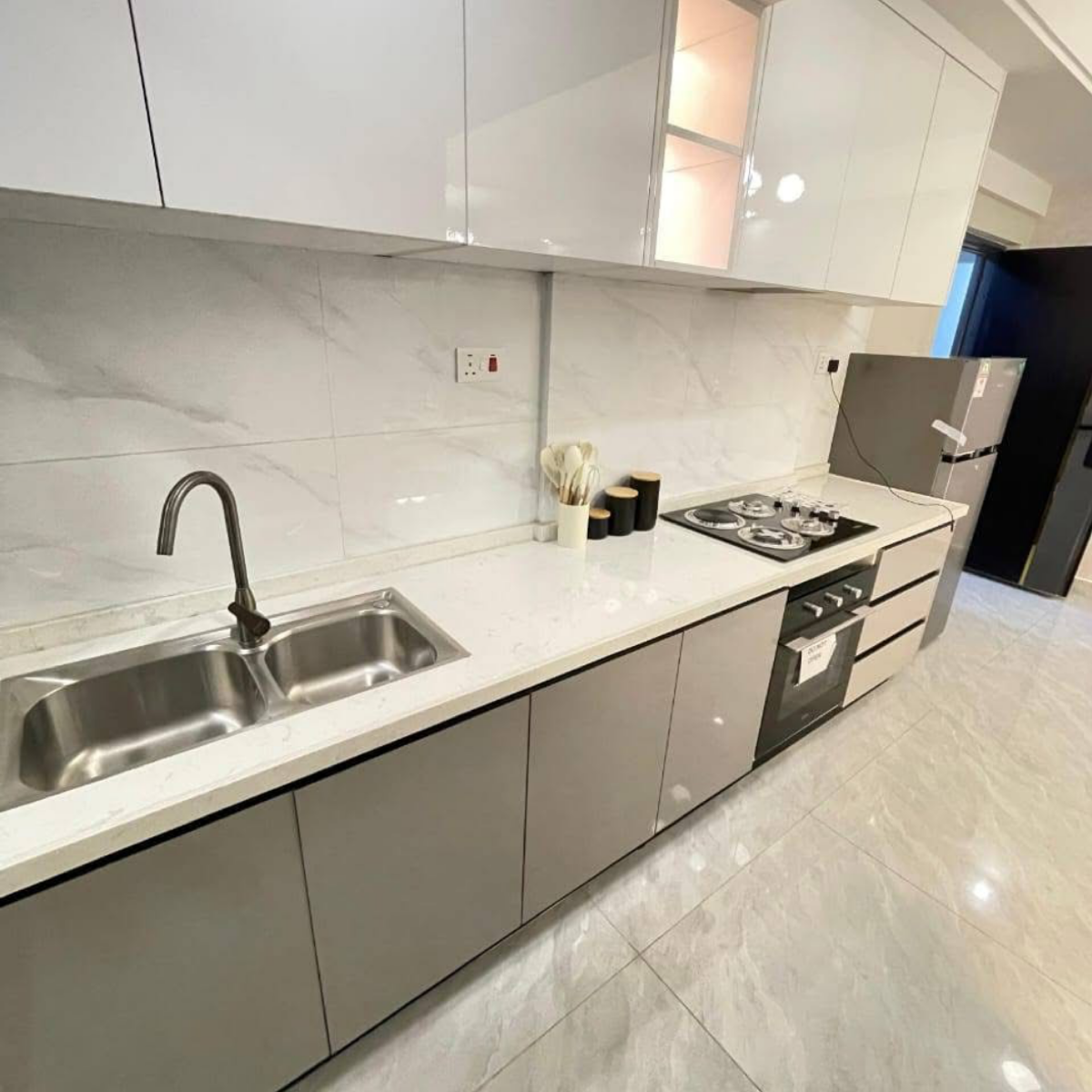 6 BHK + Pooja Room,Servant Room,Study Room,Extra Room Builder Floor For Sale in Juhu Beach