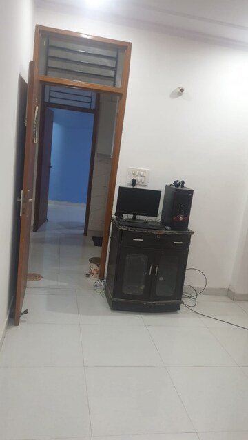 Furnished Amenities in 2 BHK Builder Floor at Dwarka Mor – for Rent